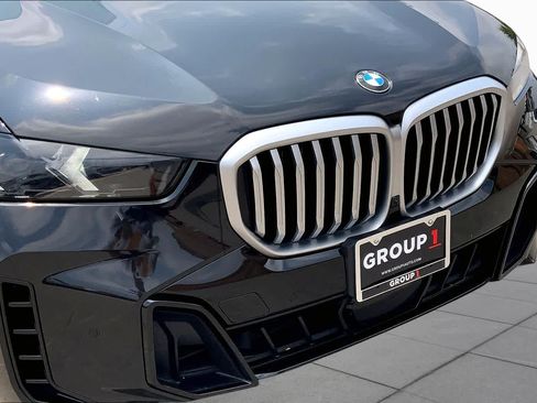 Used 2024 BMW X5 sDrive40i w/ M Sport Package RWD image 30