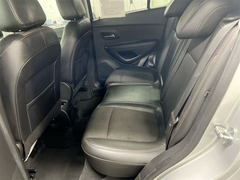 Used 2021 Chevrolet Trax LT image 22