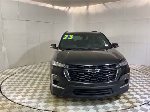 Certified 2023 Chevrolet Traverse RS image 3