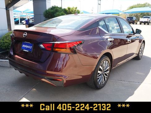Used 2025 Nissan Altima 2.5 SV FWD image 9
