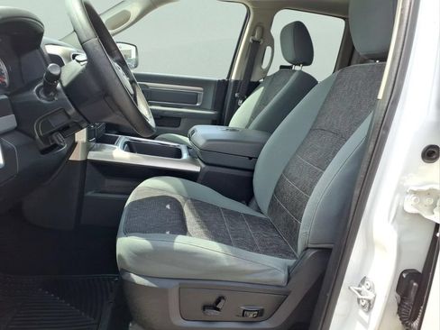 Used 2017 RAM 1500 Classic SLT RWD image 11