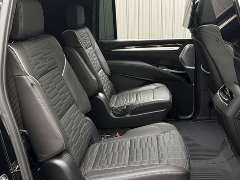 Used 2025 Cadillac Escalade ESV Sport Platinum image 35