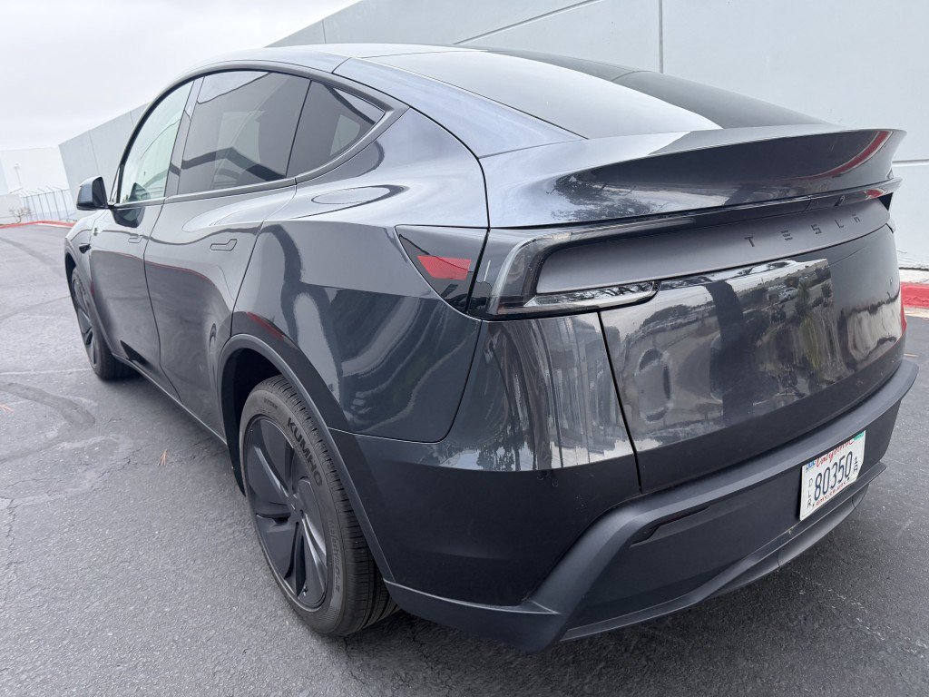 Used 2026 Tesla Model Y Long Range RWD image 10