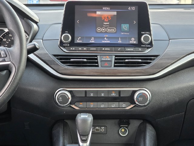 Used 2025 Nissan Altima 2.5 SV FWD image 9