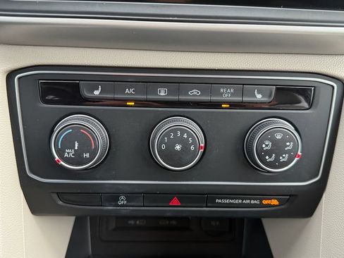 Used 2023 Volkswagen Atlas SE AWD/4WD image 16