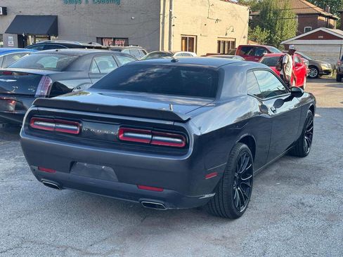 Used 2021 Dodge Challenger SXT w/ Driver Convenience Group image 6