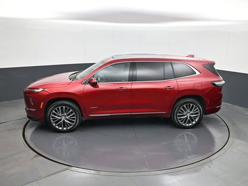 Used 2025 Buick Enclave Avenir image 21
