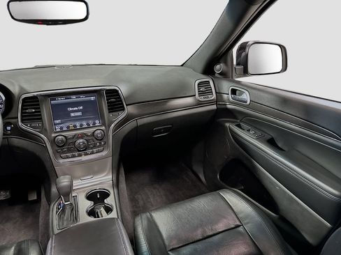 Used 2018 Jeep Grand Cherokee Limited w/ Luxury Group II image 26