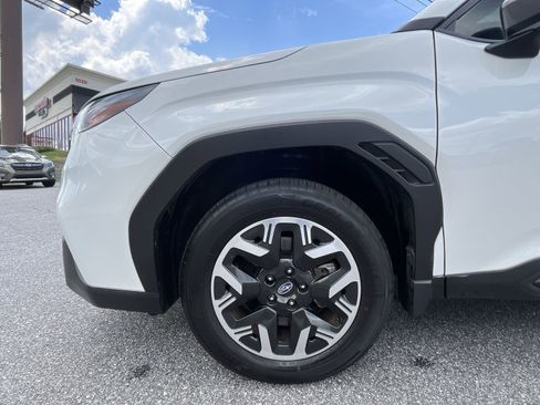 Certified 2025 Subaru Forester Premium AWD/4WD image 13