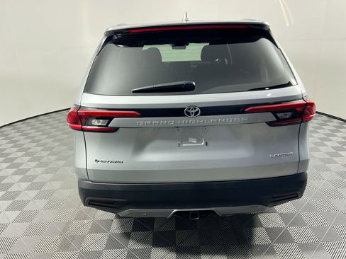 Used 2024 Toyota Grand Highlander Limited image 4