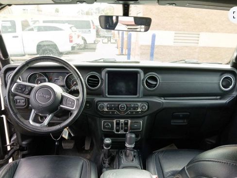 Used 2018 Jeep Wrangler Unlimited Sahara image 6