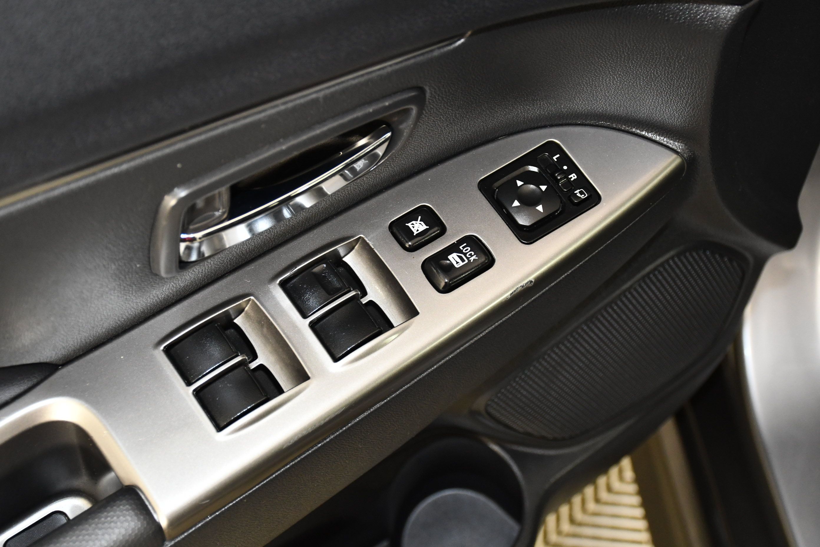 Used 2024 Mitsubishi Outlander Sport SE AWD/4WD image 25