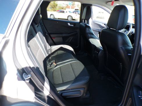 Used 2025 Ford Escape SE w/ Class II Trailer Tow Package image 23