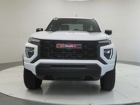 Used 2024 GMC Canyon Elevation image 2