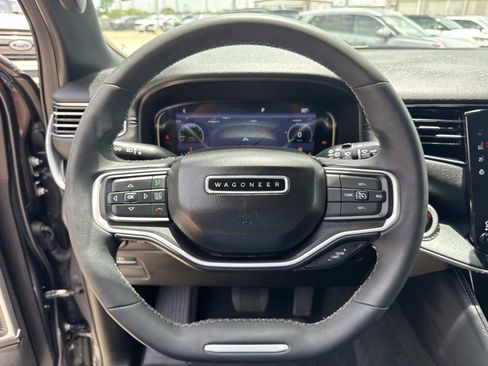 Used 2022 Jeep Wagoneer Series I AWD/4WD image 21