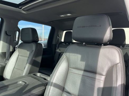 Used 2022 GMC Sierra 3500 Denali image 13