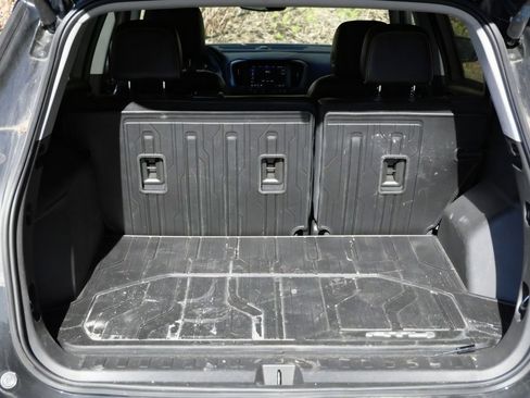Used 2023 GMC Terrain AT4 w/ LPO, Floor Liner Package AWD/4WD image 31