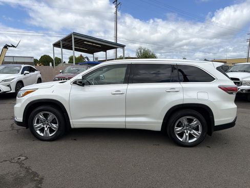 Used 2016 Toyota Highlander Limited Platinum AWD/4WD image 2