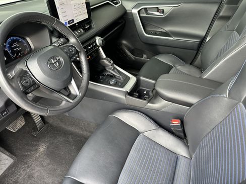 Used 2025 Toyota RAV4 XSE w/ Advanced Technology Package AWD/4WD image 10