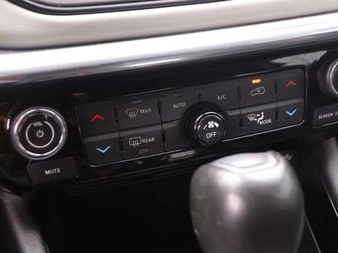 Used 2023 Jeep Compass Limited AWD/4WD image 17