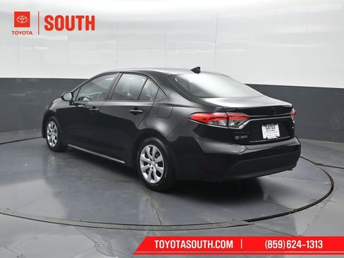 Used 2023 Toyota Corolla LE FWD image 8