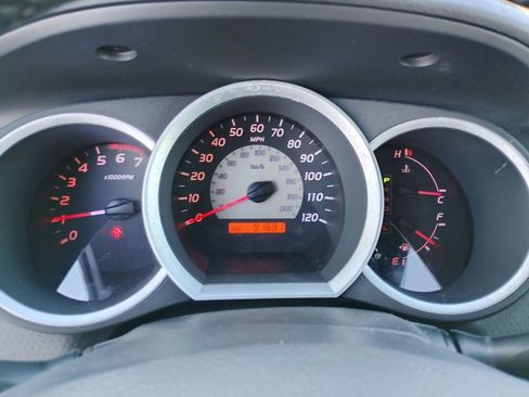 Used 2011 Toyota Tacoma PreRunner image 16