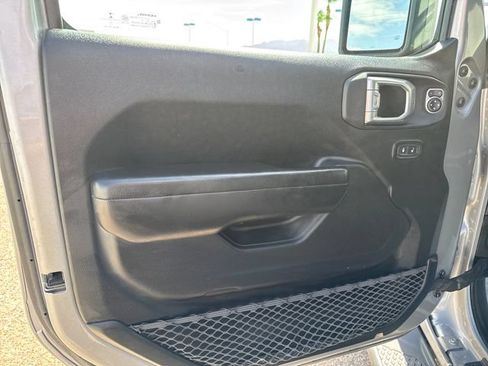 Used 2021 Jeep Gladiator Sport AWD/4WD image 10