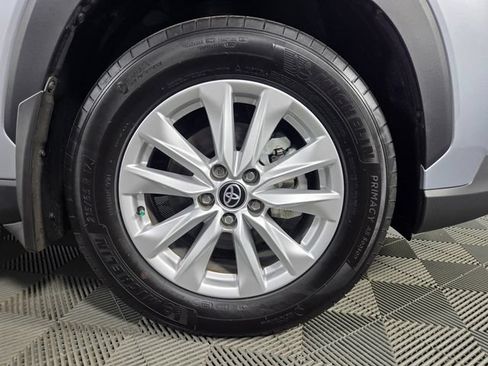 Used 2023 Toyota Corolla Cross LE FWD image 11
