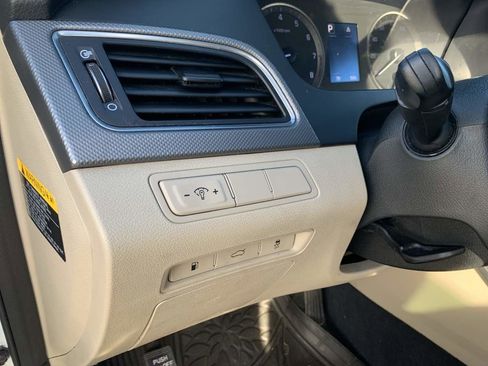 Used 2015 Hyundai Sonata SE image 12