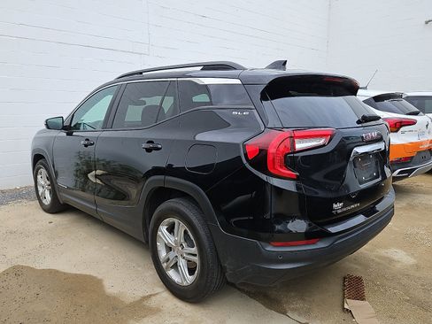 Used 2023 GMC Terrain SLE w/ Driver Convenience Package FWD image 6