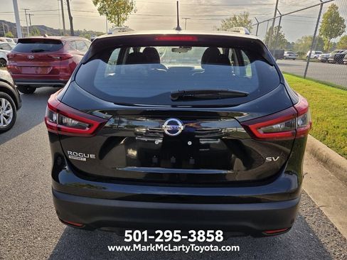 Used 2022 Nissan Rogue Sport SV FWD image 4