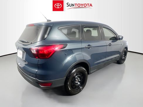 Used 2019 Ford Escape S image 4