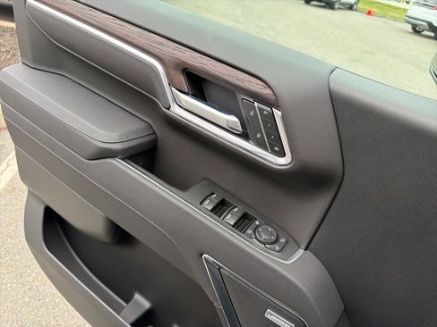 New 2026 GMC Sierra 1500 SLT w/ SLT Premium Package image 15