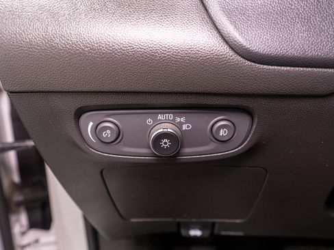 Used 2021 Buick Encore GX Select FWD image 31