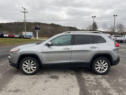 Used 2017 Jeep Cherokee Limited image 9