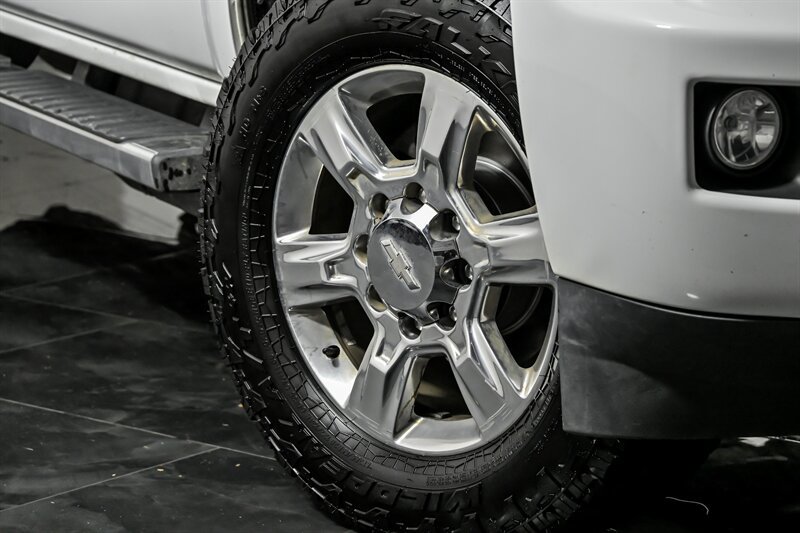 Used 2019 Chevrolet Silverado 2500 LTZ w/ Duramax Plus Package AWD/4WD image 3