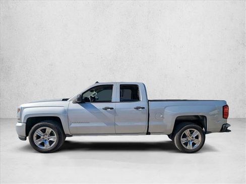Used 2018 Chevrolet Silverado 1500 Custom w/ Custom Value Package image 2