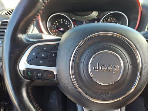 Used 2020 Jeep Compass Trailhawk image 23