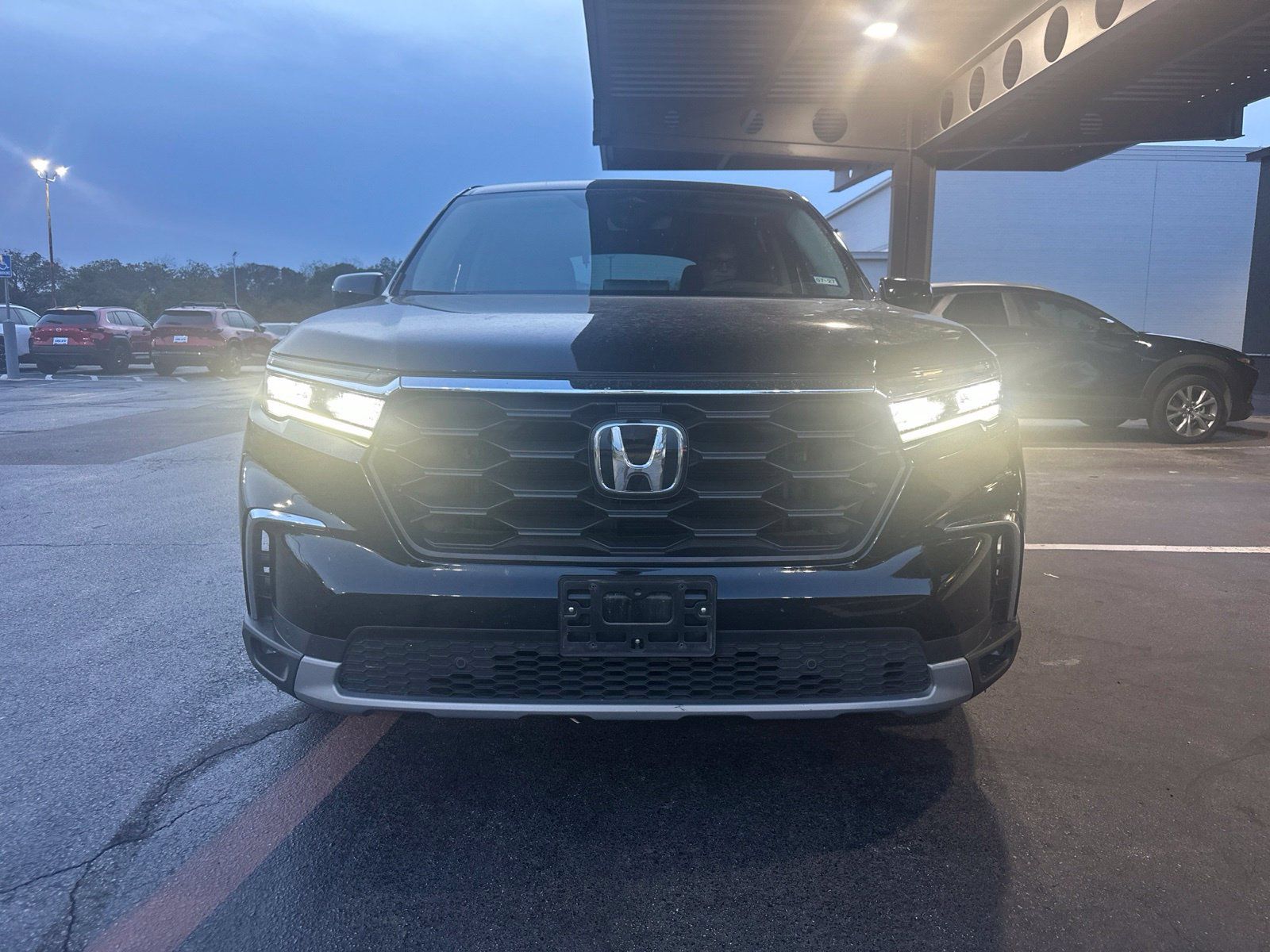 Used 2023 Honda Pilot EX-L image 2