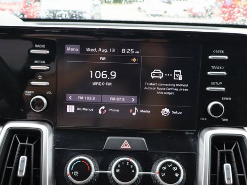 Used 2022 Kia Sorento LX image 11