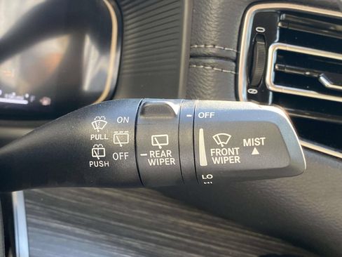 Used 2024 Jeep Wagoneer L Series III w/ Flexible Seating Group AWD/4WD image 24