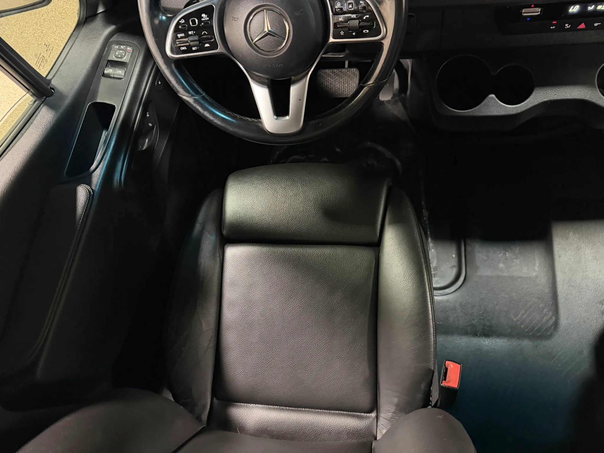 Used 2022 Mercedes-Benz Sprinter 2500 image 44