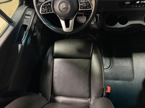 Used 2022 Mercedes-Benz Sprinter 2500 image 44
