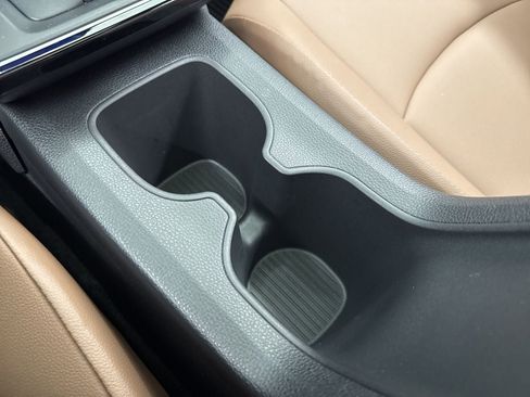 Used 2026 Toyota Corolla Cross XLE image 30