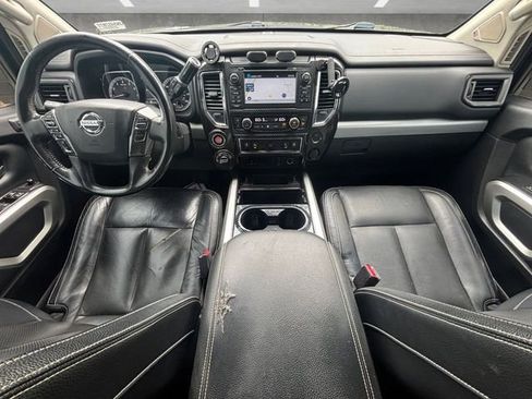 Used 2018 Nissan Titan PRO-4X w/ Pro-4x Convenience Package AWD/4WD image 25