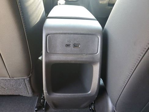 Used 2025 Chevrolet Trax LT FWD image 13