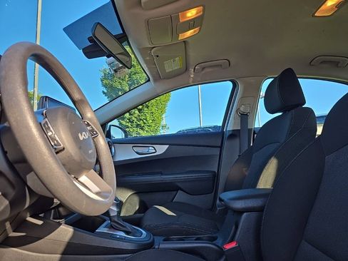 Used 2023 Kia Forte LXS FWD image 29