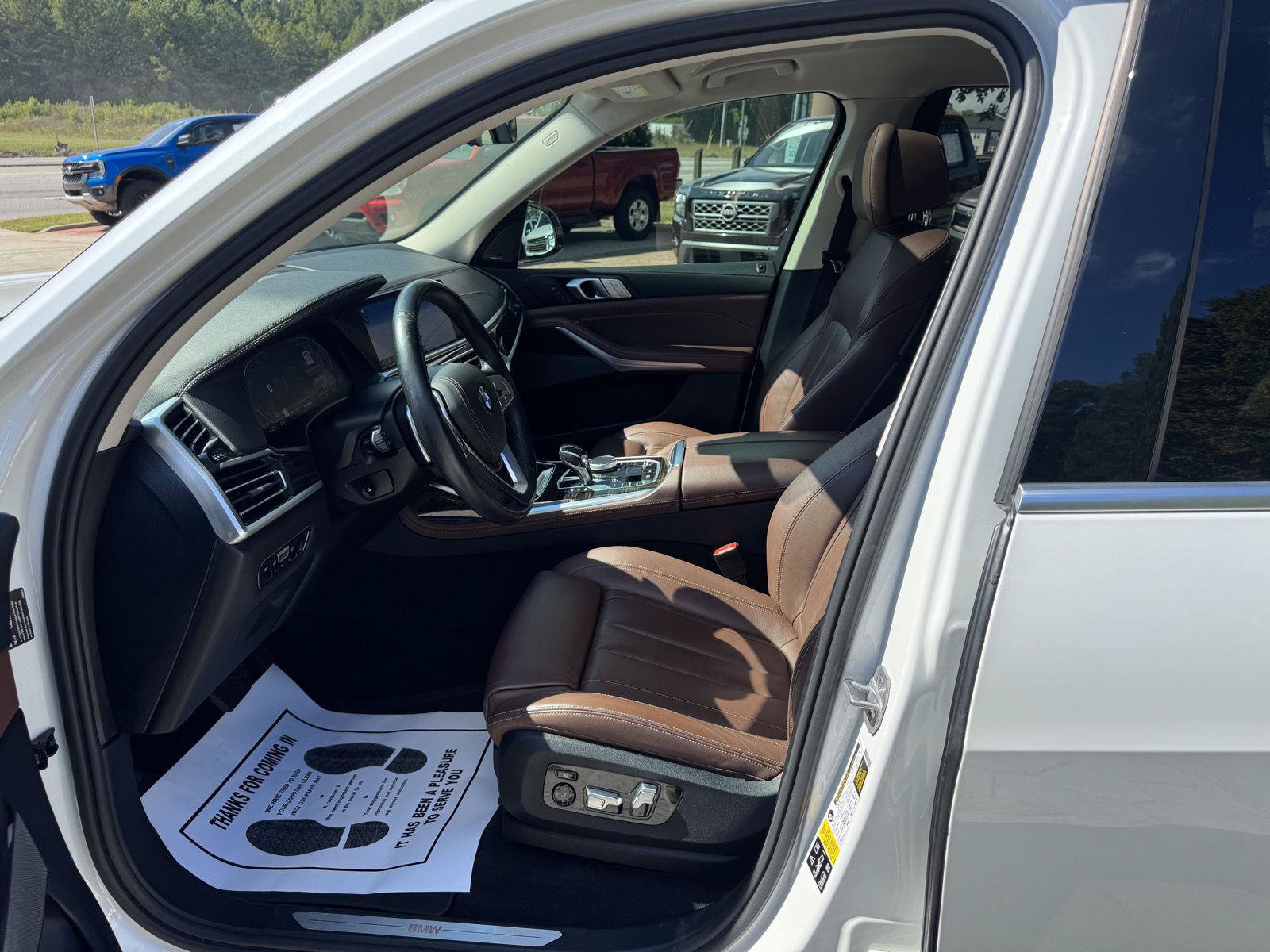 Used 2020 BMW X7 xDrive40i w/ Premium Package AWD/4WD image 2