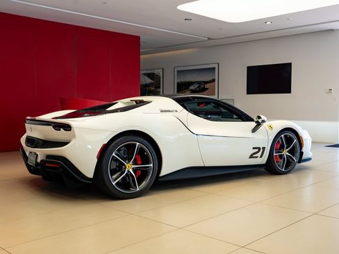 Used 2025 Ferrari 296 GTS RWD image 31