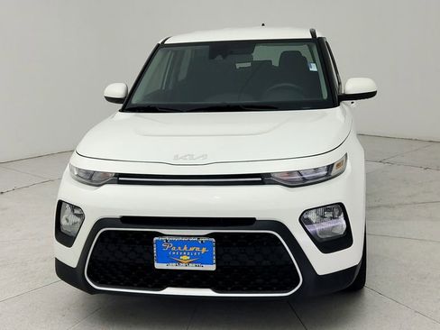 Used 2022 Kia Soul LX w/ Technology Package FWD image 2